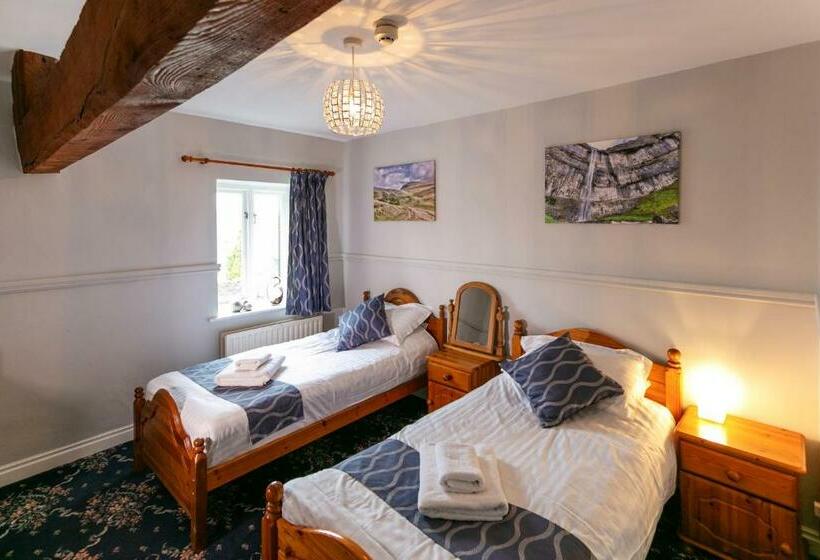 Номер Стандарт, The Marton Arms