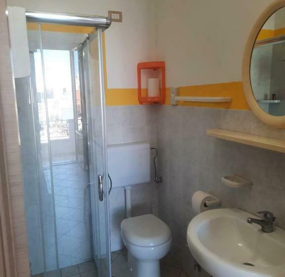 اتاق اکونومی, Scoglio Di Pirro B&b