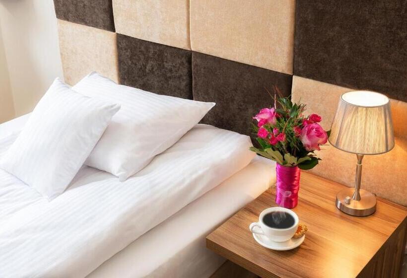 Номер Стандарт Индивидуальный, Boutique Hotel S Kwiska   Legnicka