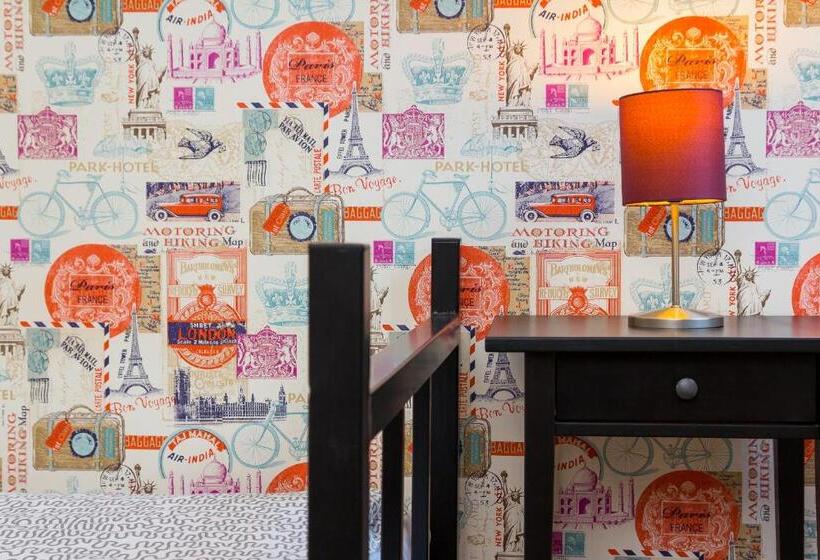 اتاق استاندارد با سرویس بهداشتی مشترک, Retro Hostel