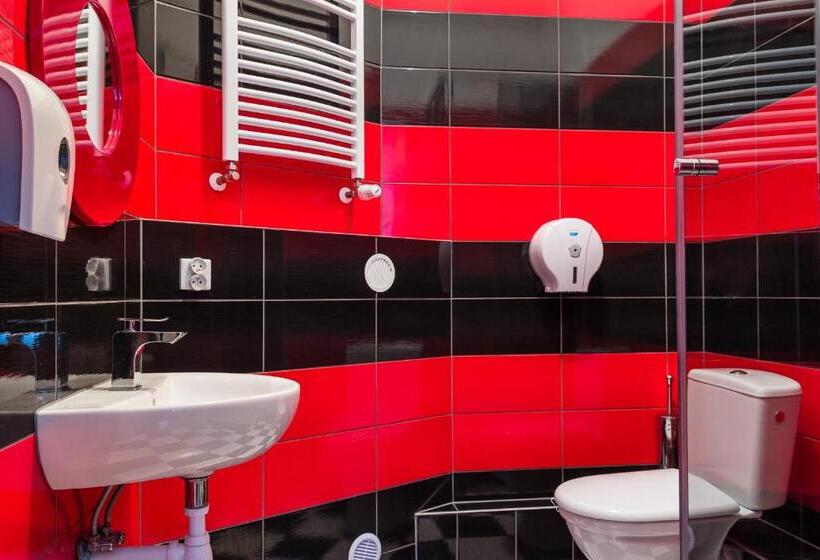 اتاق استاندارد, Retro Hostel