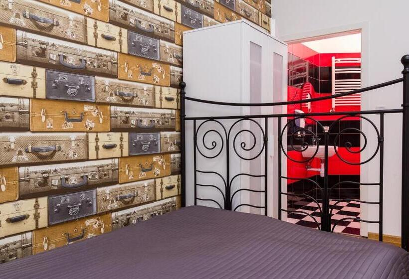 اتاق استاندارد, Retro Hostel