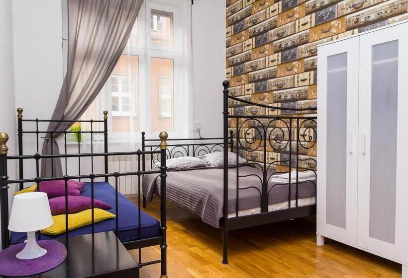 اتاق استاندارد, Retro Hostel