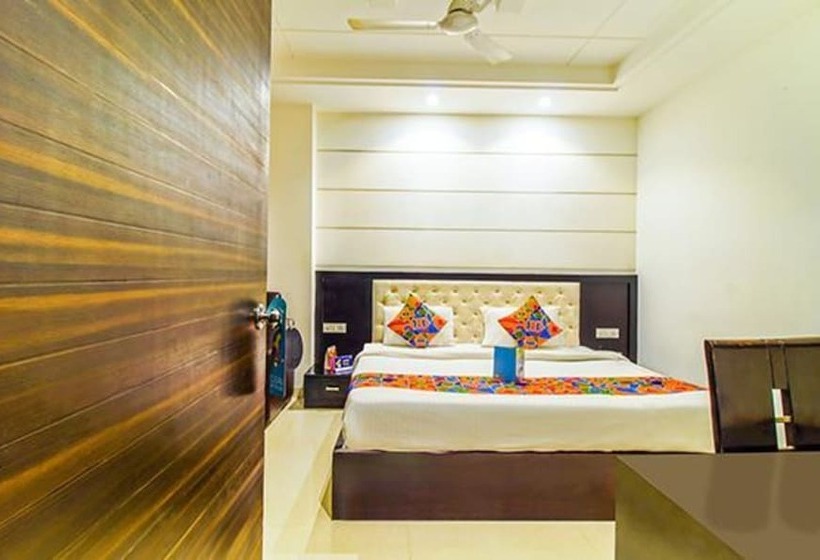 Номер Deluxe, Fabhotel Transit Delhi Airport