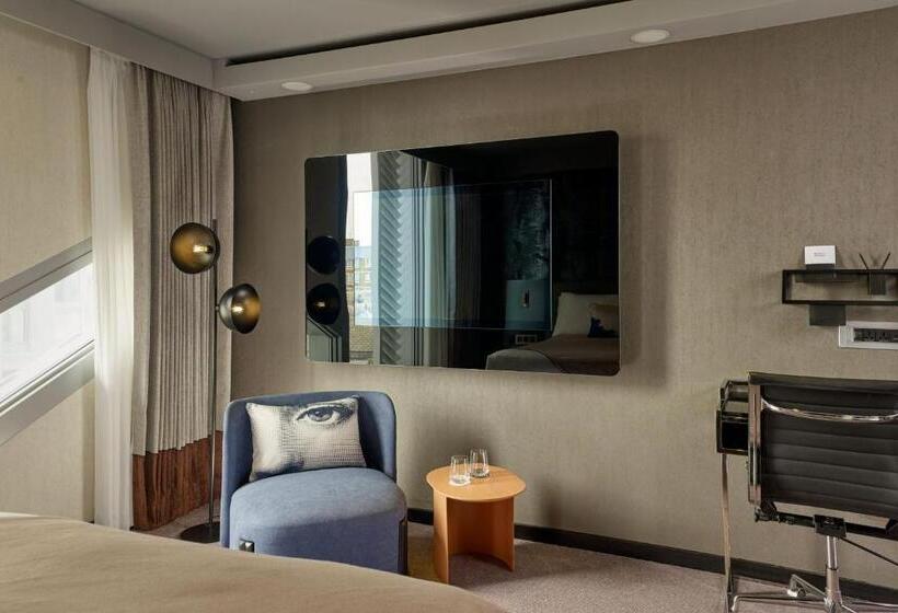 Номер Superior Кровать Кинг, Montcalm East, Autograph Collection