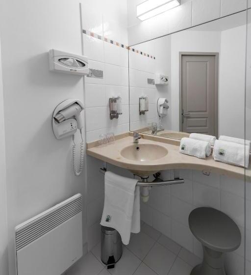 Номер Стандарт Адаптированный для Инвалидов, Logis La Bastide De Grignan Hotel & Restaurant La Chênaie
