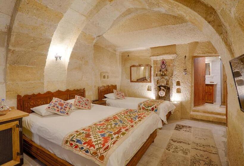 اتاق استاندارد سه نفره, Tulip Cave Suites
