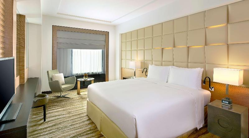 带大床的套房, Doubletree By Hilton Riyadh  Al Muroj Business Gate