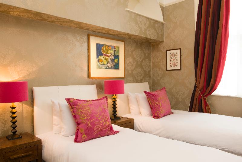 带大床的套房, Doubletree By Hilton Riyadh  Al Muroj Business Gate