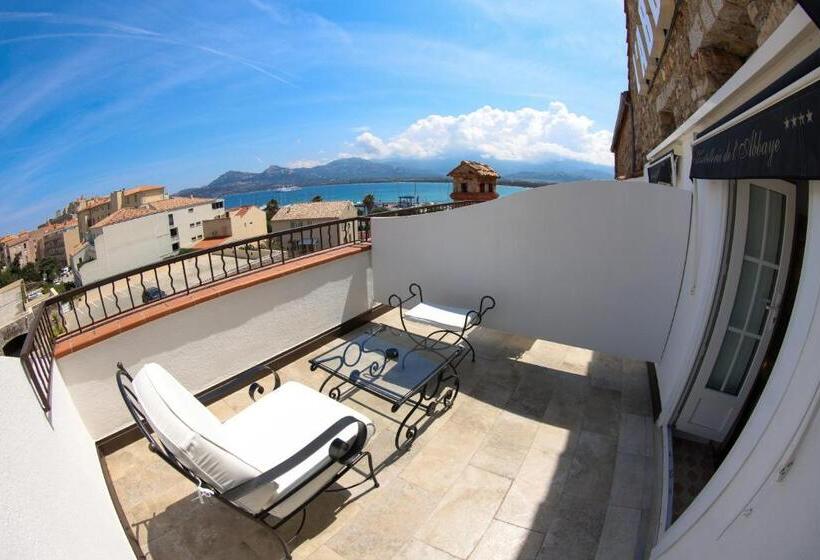Quarto Estandar com Vistas, L'abbaye