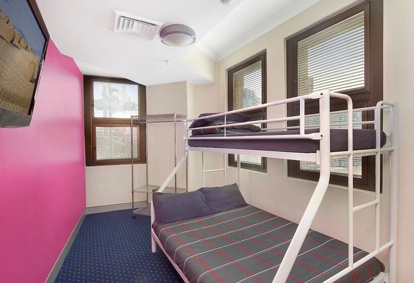 스탠다드 트리픔 룸 공동욕실, Wake Up! Sydney Central