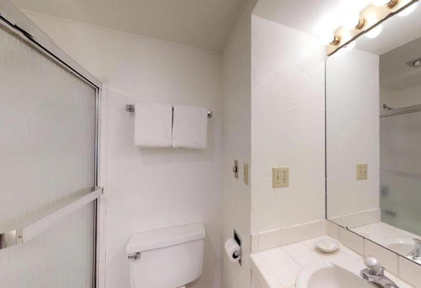 침실 2개 아파트, Prospector Condo