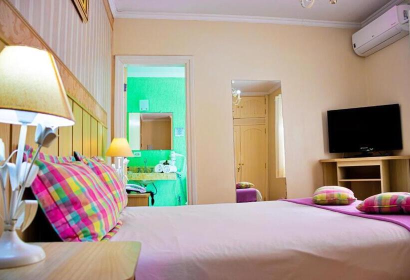 Quarto Estandar, Chateau Do Luar Prime Em Campos Do Jordao