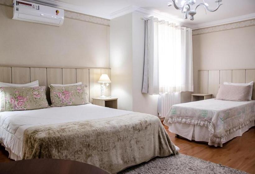 Quarto Triplo Estandar, Chateau Do Luar Prime Em Campos Do Jordao