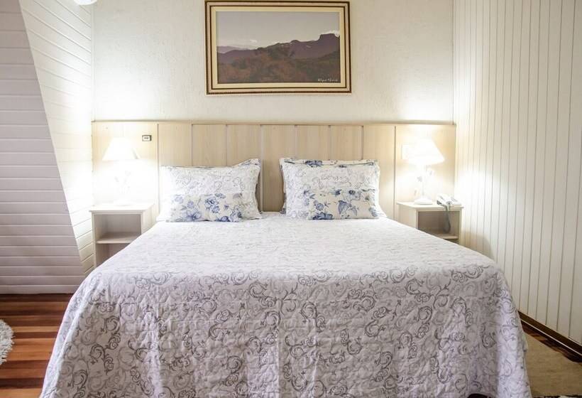 Quarto Estandar, Chateau Do Luar Prime Em Campos Do Jordao