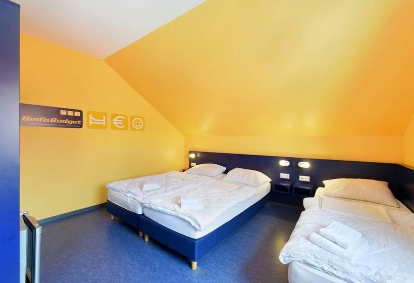 Трехместный Номер Стандарт Совместная Ванная, Bed Nbudget City   Hostel