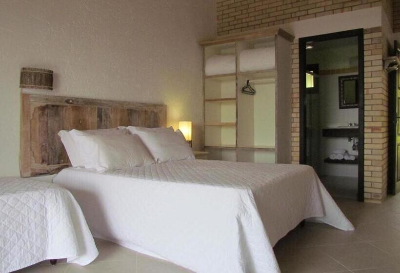 Quarto Triplo Estandar, Pousada Saint Germain