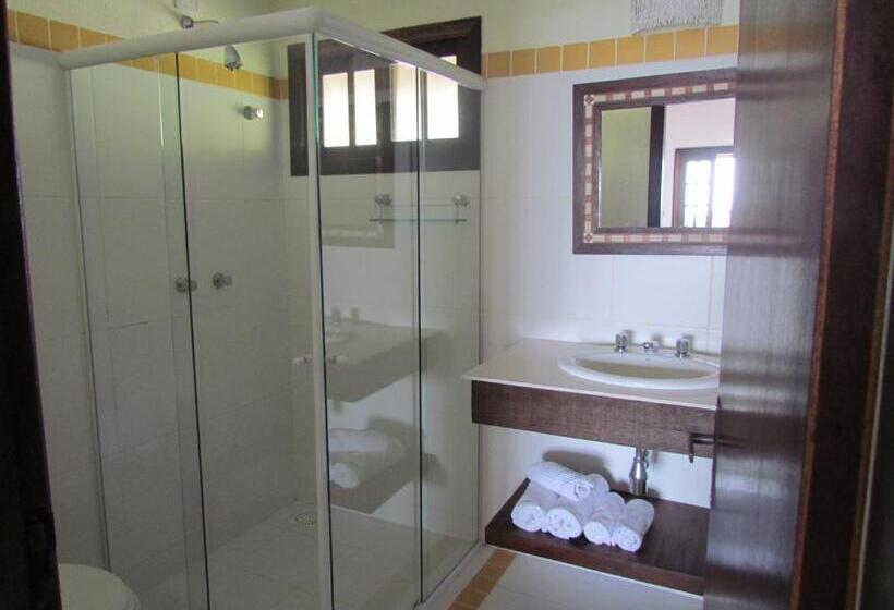 Quarto Triplo Estandar, Pousada Saint Germain
