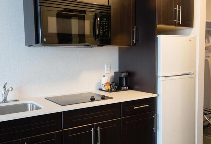 Студио Стандарт Кровать Кинг, Ramada By Wyndham Moose Jaw
