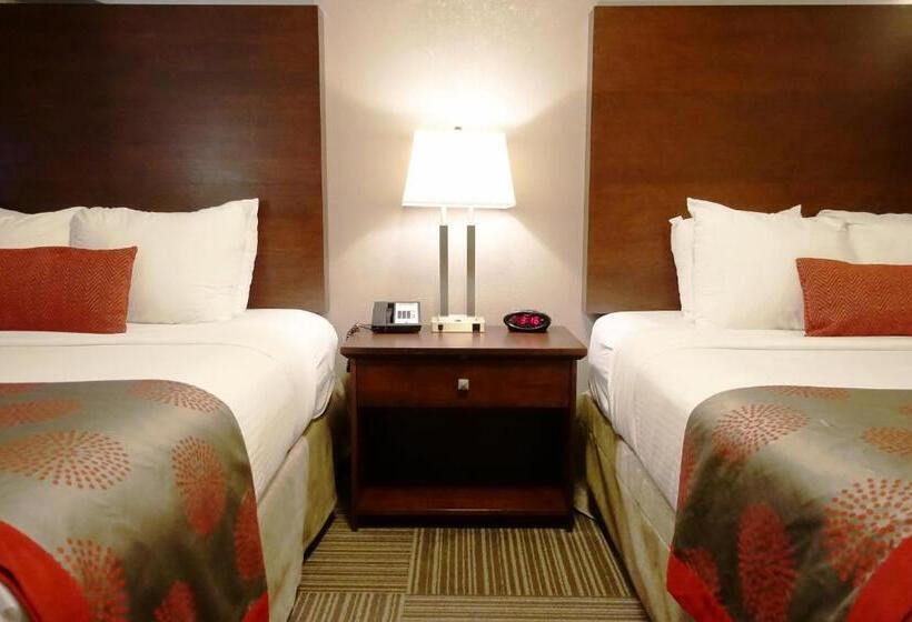 Студия Стандарт, Ramada By Wyndham Moose Jaw
