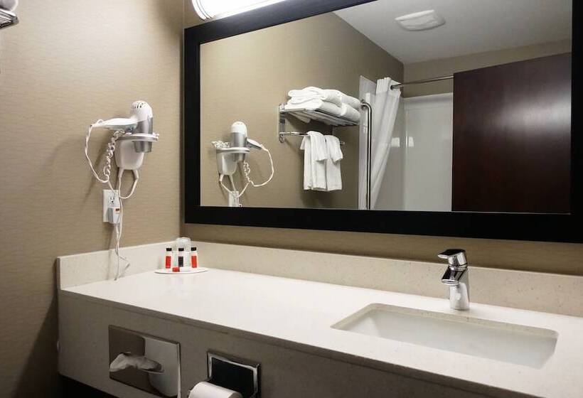Люкс Повышенной Комфортности, Ramada By Wyndham Moose Jaw