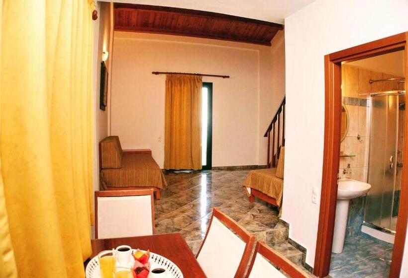 اتاق استاندارد چهار تخته با چشم‌انداز دریا, Ippoliti Village