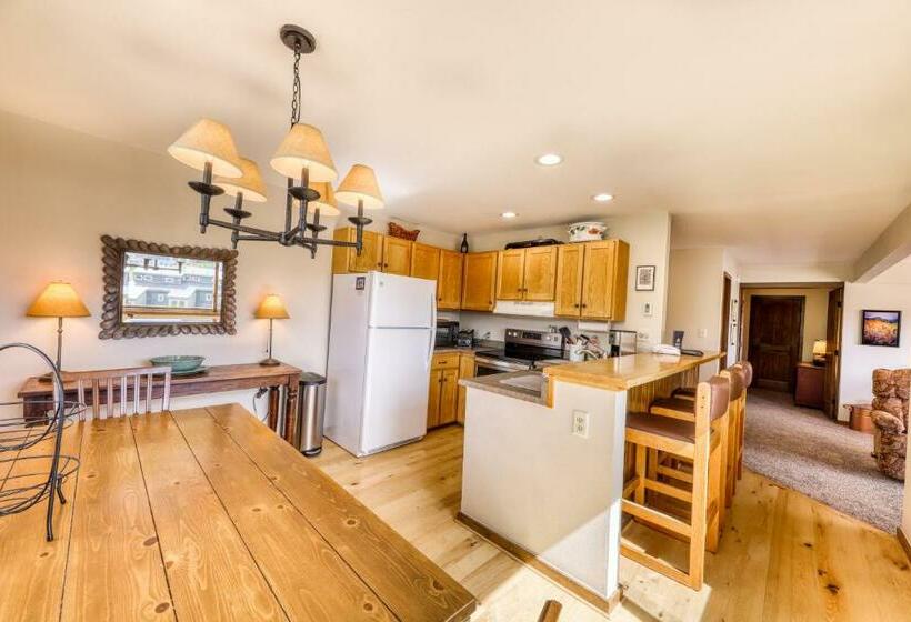 آپارتمان 2 خوابه, Beautiful Mountain View Condo