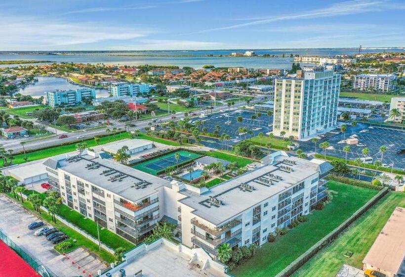 Apartamento 2 Dormitórios, Ocean Breezes