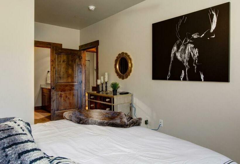 Апартаменты 2 Спальни, Black Rock Ridge   Unit L