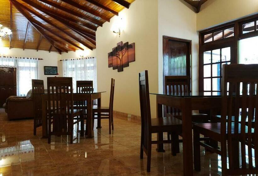 غرفة ديلوكس, Kandy Bliss Lounge