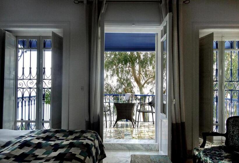 سوییت جونیور, La Villa Bleue Sidi Bou Said