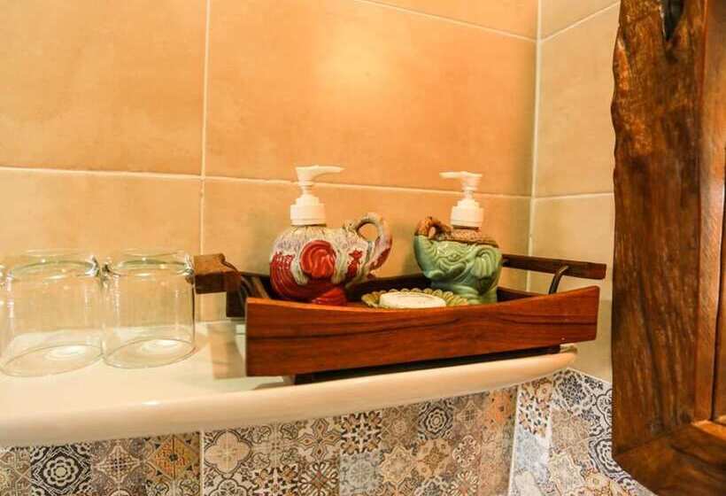 اتاق استاندارد سه نفره, Somwang Boutique