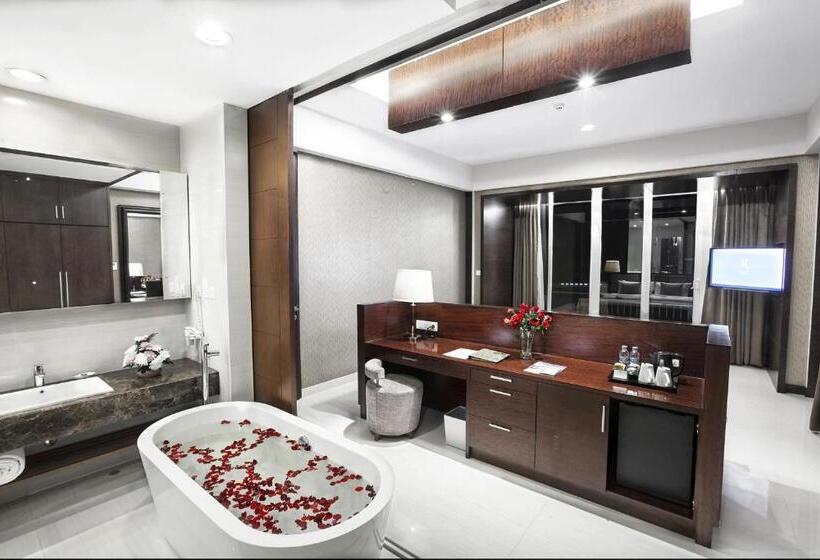 Люкс с Балконом, R Hotel Rancamaya