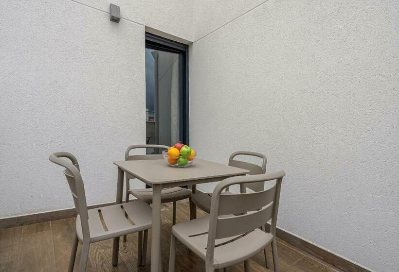 آپارتمان 1 خوابه با تراس, Feelathome Castilla Apartments