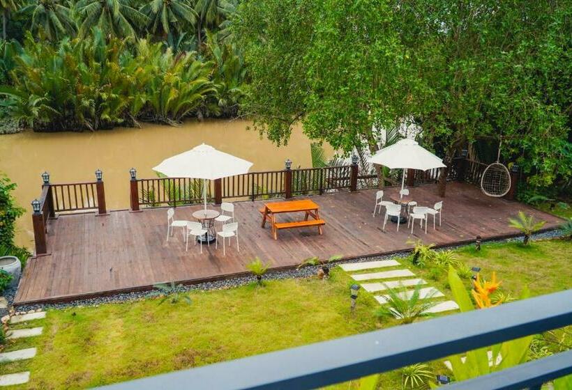 سوییت خانوادگی, Kampot Tropical Village
