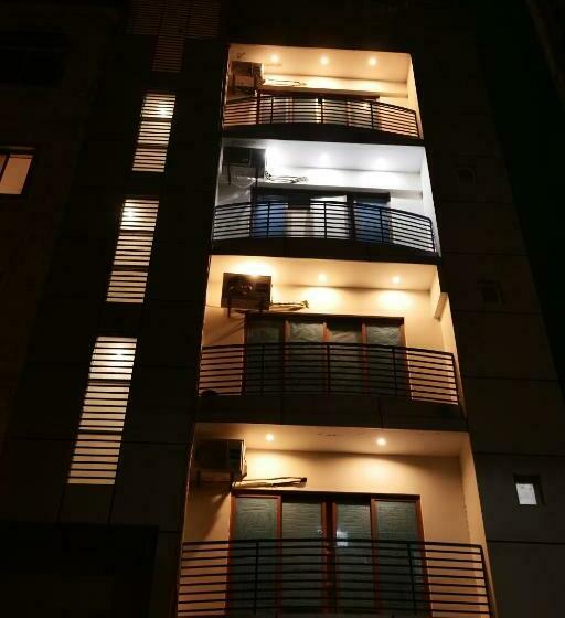 اتاق لوکس با بالکن, Diamond Apart S Dha Karachi
