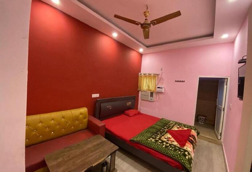 Quarto Deluxe, Sudhir Murthal Dhaba, Sonipat