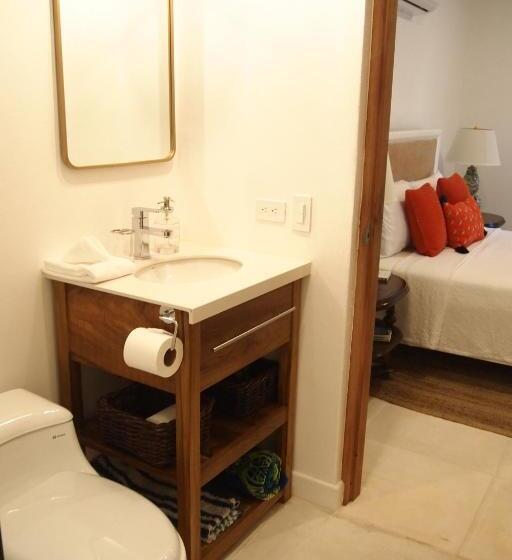 اتاق لوکس, Casa Vitality Bed And Breakfast   Playa Guiones, Nosara   4 Minute Walk To The Beach