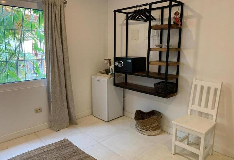 اتاق لوکس, Casa Vitality Bed And Breakfast   Playa Guiones, Nosara   4 Minute Walk To The Beach