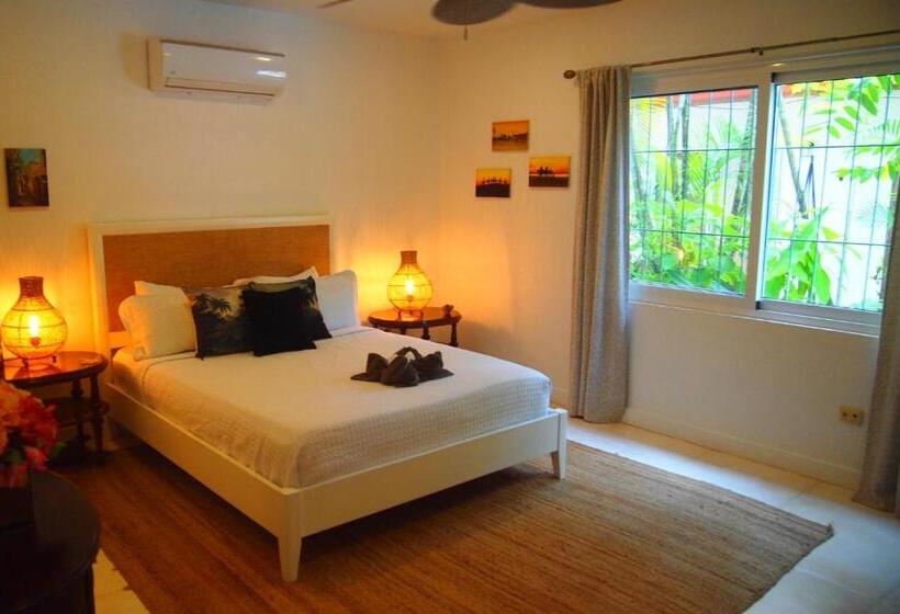 اتاق لوکس, Casa Vitality Bed And Breakfast   Playa Guiones, Nosara   4 Minute Walk To The Beach
