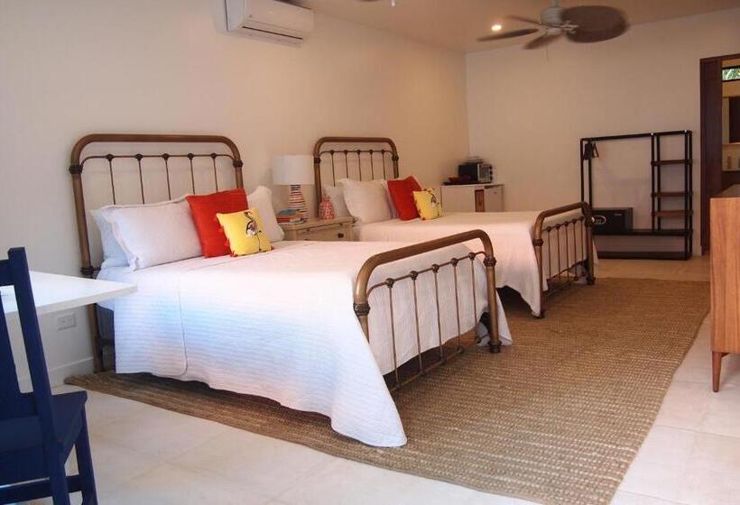 اتاق لوکس چهار تخته, Casa Vitality Bed And Breakfast   Playa Guiones, Nosara   4 Minute Walk To The Beach