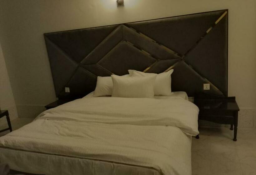 اتاق لوکس, Grand Heights
