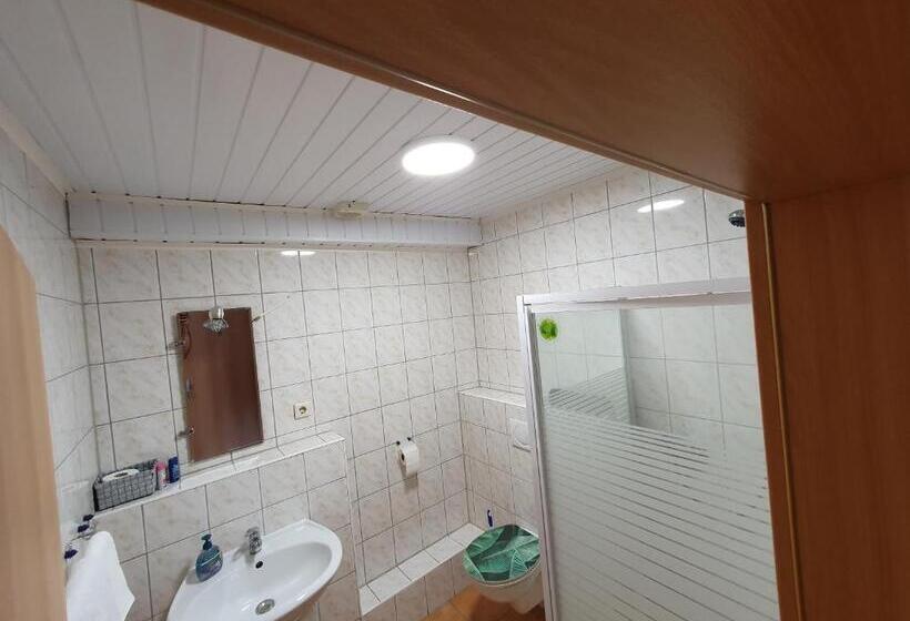 Номер Стандарт Трехместный, Restaurant & Gasthaus  44 Forty Four