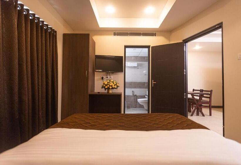 디럭스 스위트 킹 침대, Pankaj Residency