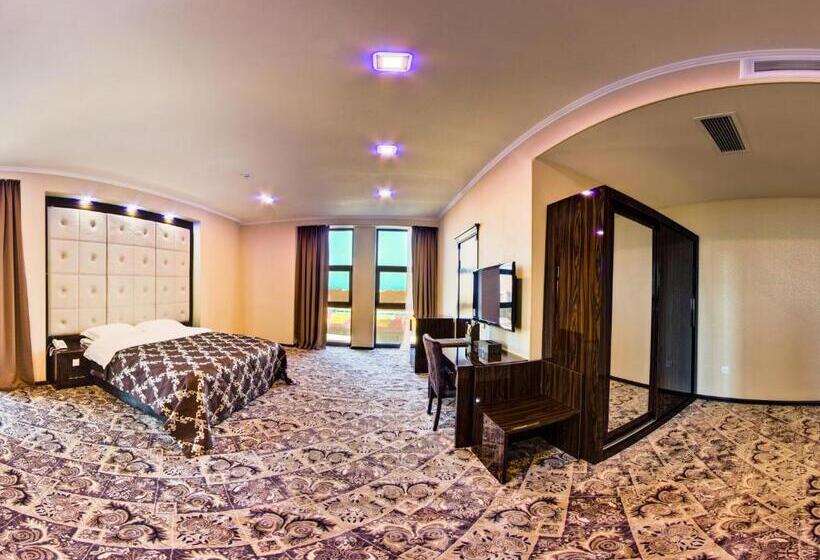 주니어 스위트, Plaza Hotel Bishkek