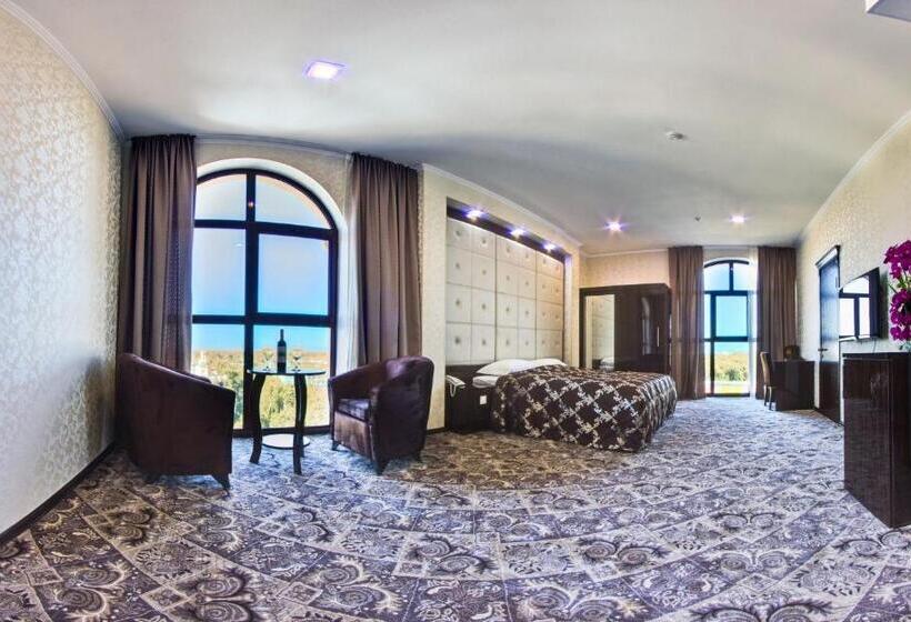 스위트, Plaza Hotel Bishkek