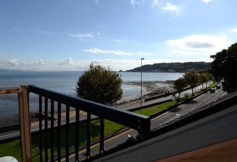 Quarto Superior Vista Mar, Tides Reach Guest House