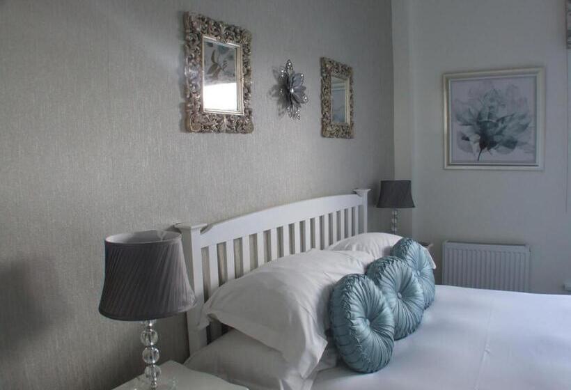 Quarto Estandar, Tides Reach Guest House