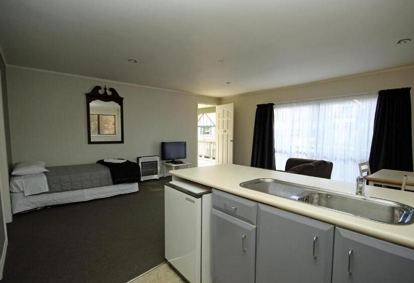 Президентский Люкс, Champers Motor Inn