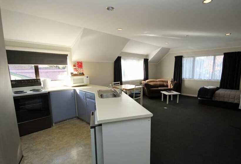 Апартаменты 2 Спальни, Champers Motor Inn